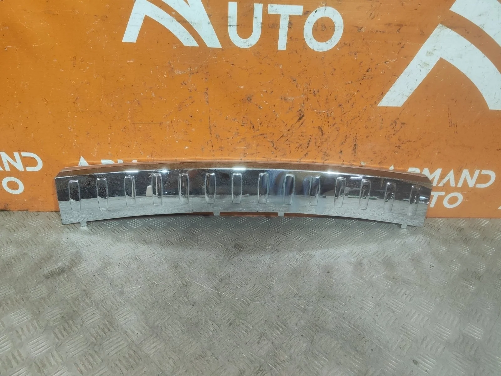 Накладка бампера верхняя Mercedes ML GLE-Class 2011-2015 W166