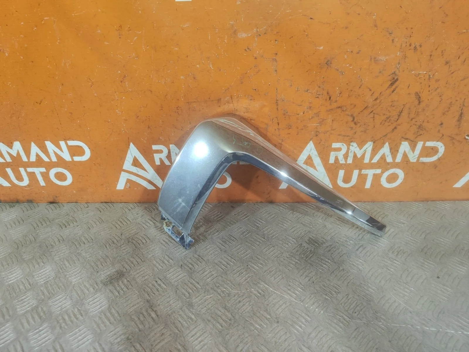 Накладка бампера Mitsubishi Outlander 2015-нв 3