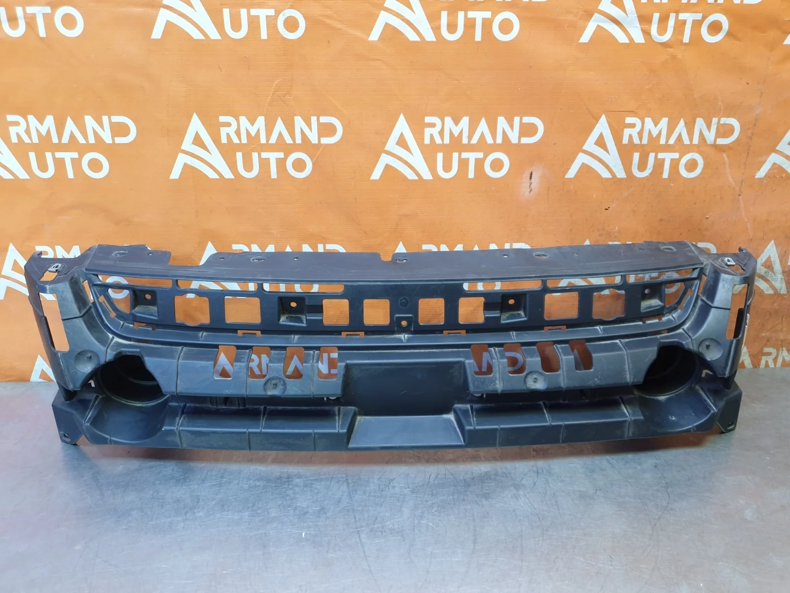 Кронштейн решетки радиатора Ford Kuga 2012-2016 CBS