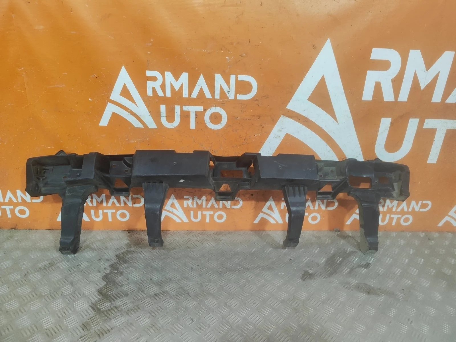 Абсорбер бампера Nissan Terrano 2014-2022 3 D10