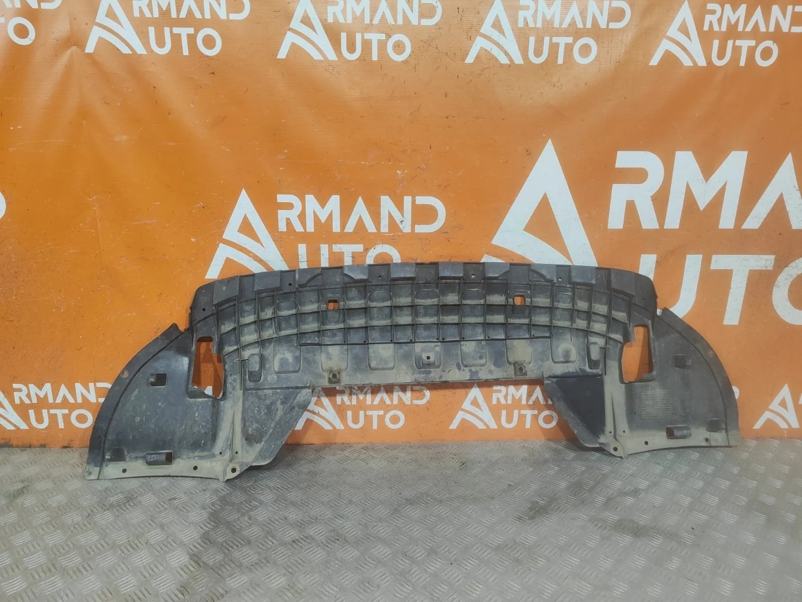 Пыльник бампера Mitsubishi Outlander 2012-нв 3