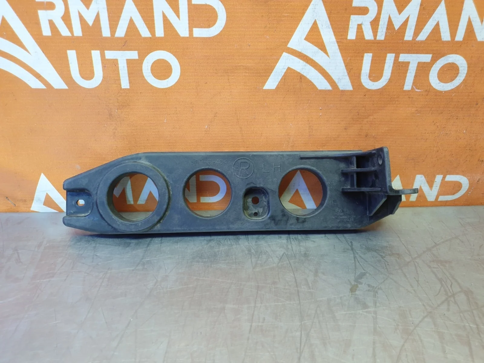 Кронштейн радиатора Hyundai Santa Fe 2018-2021 4 TM