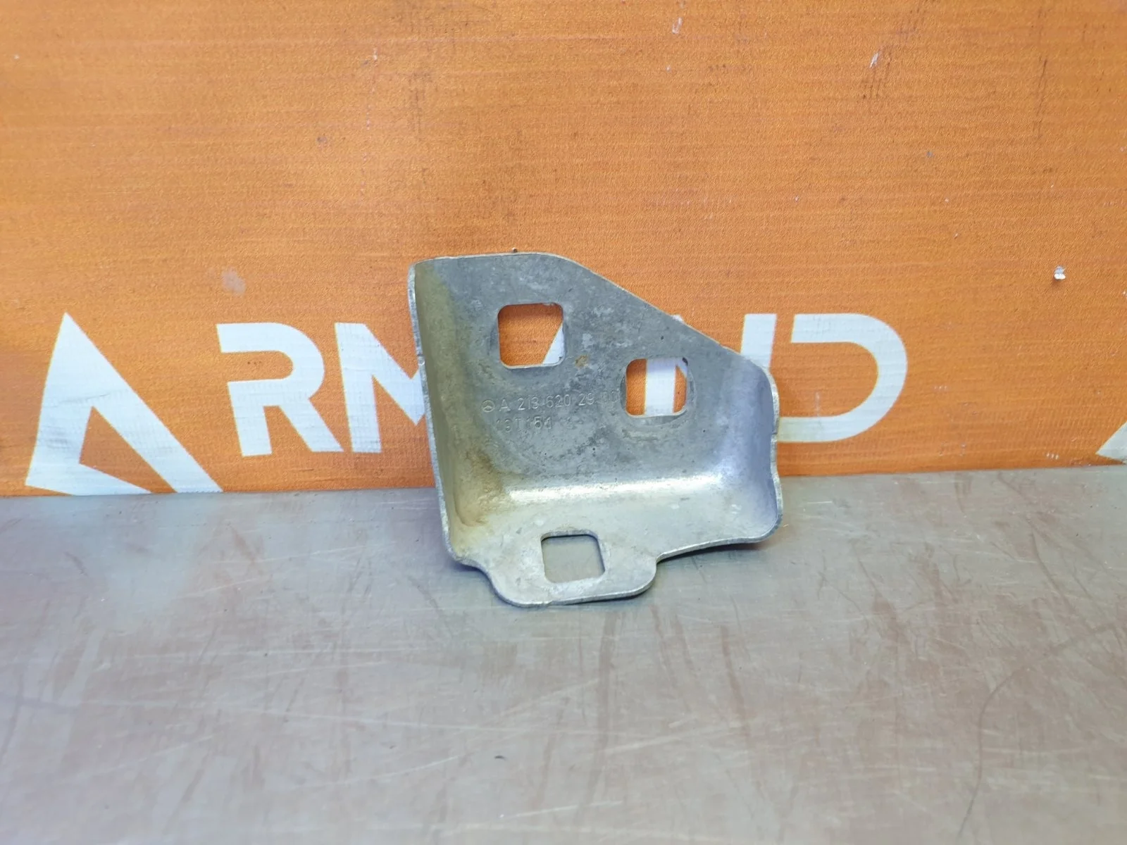 Кронштейн фары Mercedes -Class 2016-нв W213, S213, C238