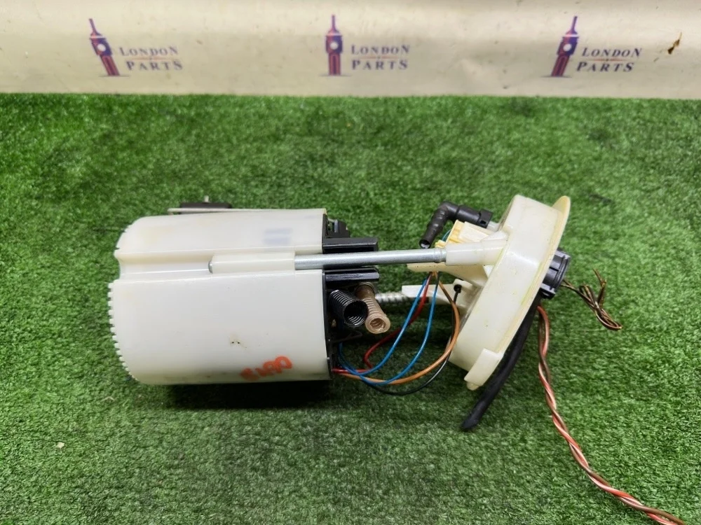 Топливный насос датчиком уровня BMW 320i E90