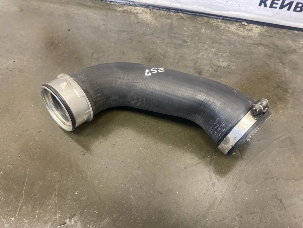 Патрубок интеркулера Volkswagen Tiguan 5N