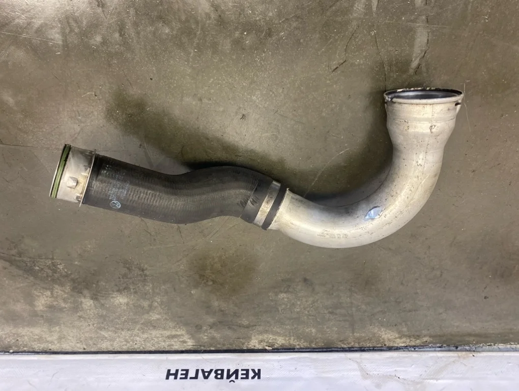 Патрубок интеркулера Volkswagen Transporter T5