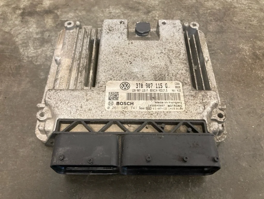 Блок управления двс Skoda Octavia 2011 A5