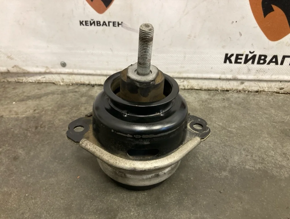 Подушка двигателя Audi Q7 2009 4L