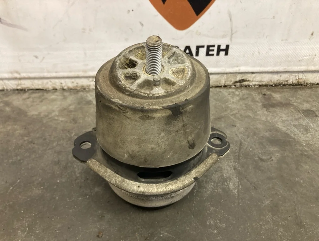 Подушка двигателя Audi Q7 2008 4L