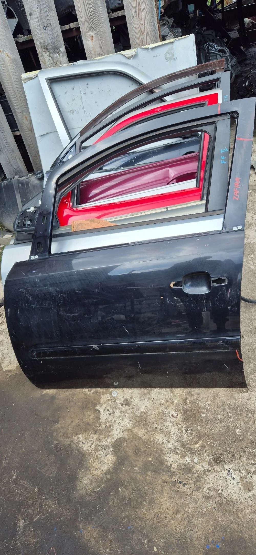 Дверь передняя левая для Opel Zafira B 2005-2012