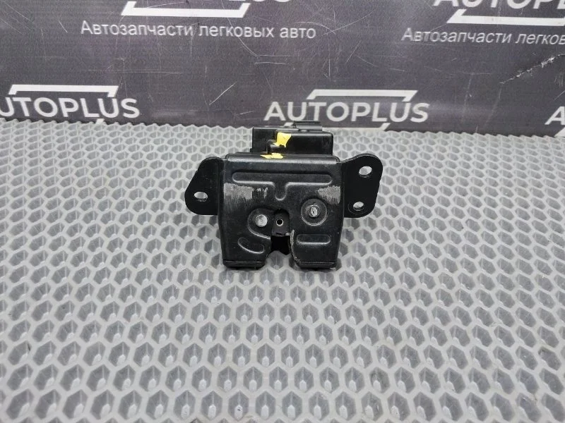 Замок багажника Kia Ceed 2006-2010 812301H000 ХЕТЧБЕК 1.6 G4FC