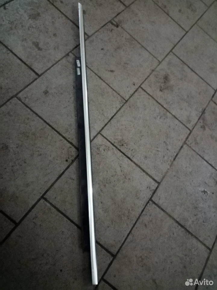 Молдинг передней левой двери Audi Q5 I рестайлинг (2012—2017)