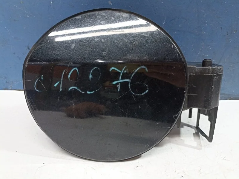 Лючок топливного бака Opel Astra J 2010 13281392