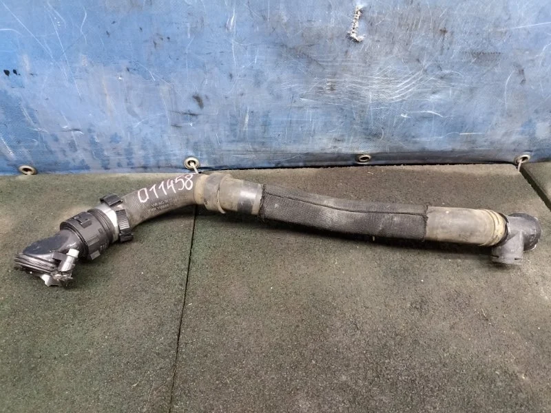 Патрубок системы охлаждения Volkswagen Passat B6 2008 3C0122051BQ B6