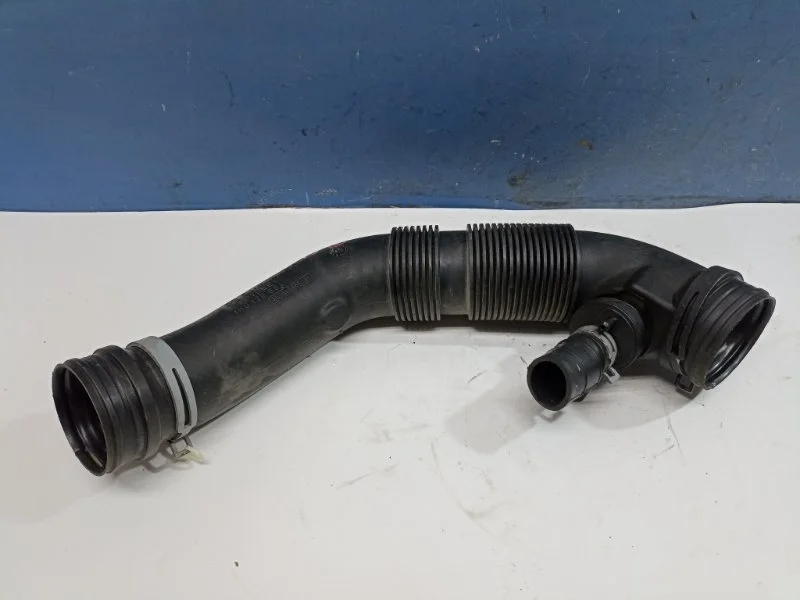 Патрубок воздушного фильтра Skoda Octavia A5 2010 1K0129684 A5