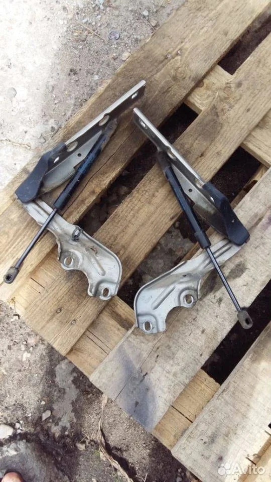 Петля капота левая Audi A7 I (2010—2014)