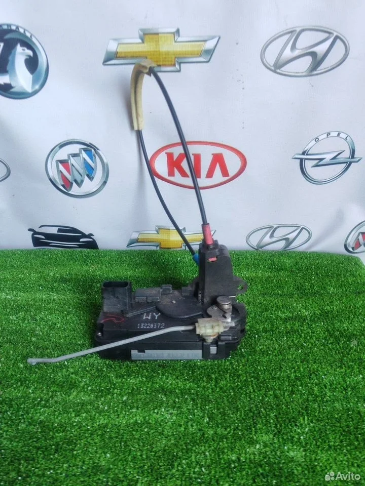 Замок боковой двери задний правый opel zafira