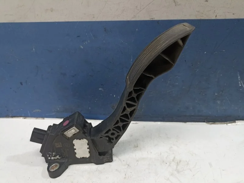 Педаль газа электро Toyota Auris 2008 7811002020 E150 1.6 1ZR-FE