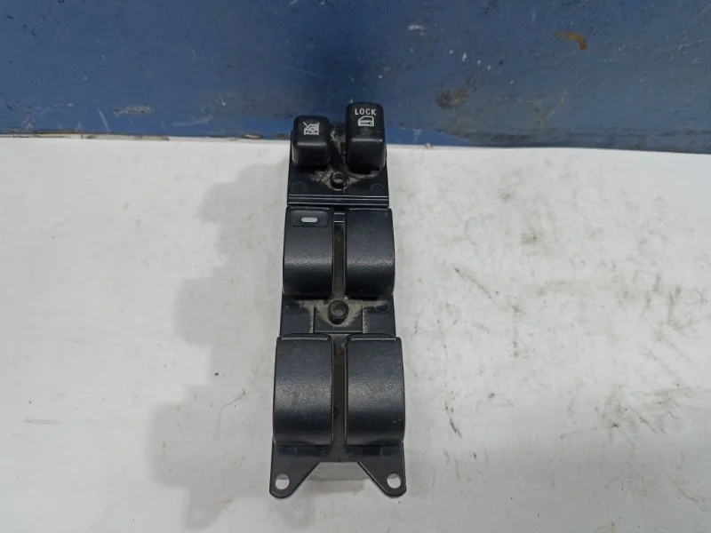Блок кнопок стеклоподъемника Mitsubishi Lancer 10 2007 8608A058, передний левый