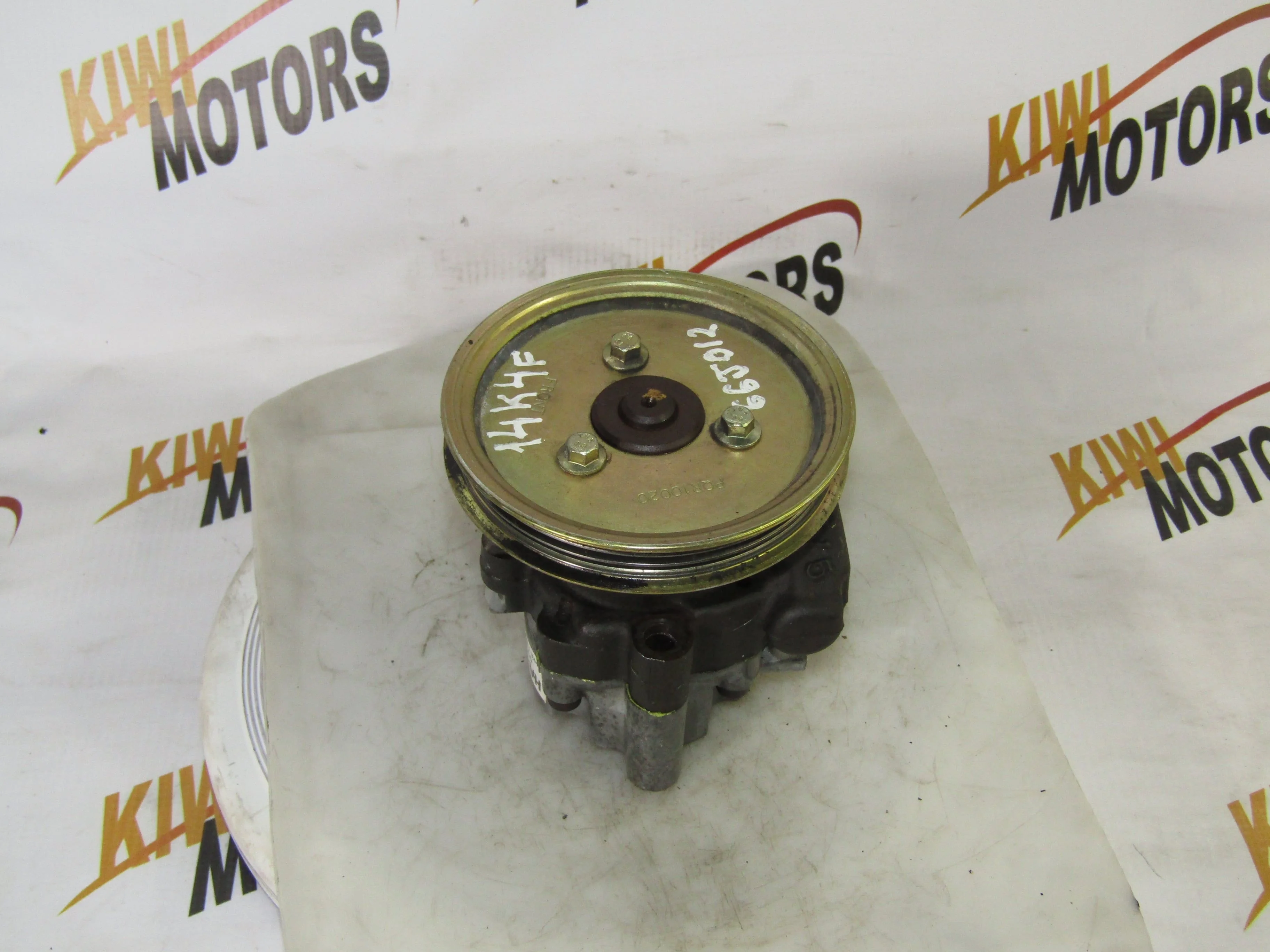 Насос ГУР 14K4F Rover