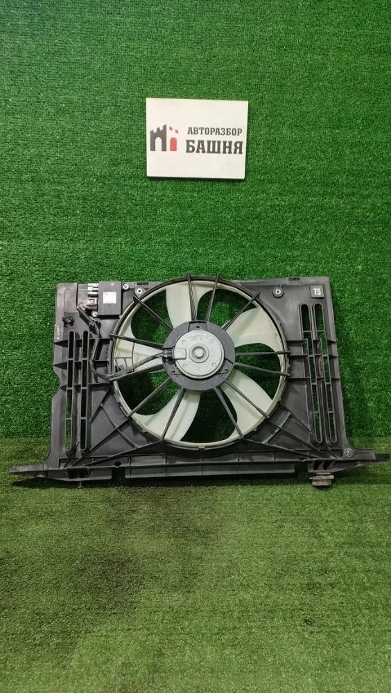 Диффузор радиатора Toyota Corolla 2013 167110D190 180 1NRFE