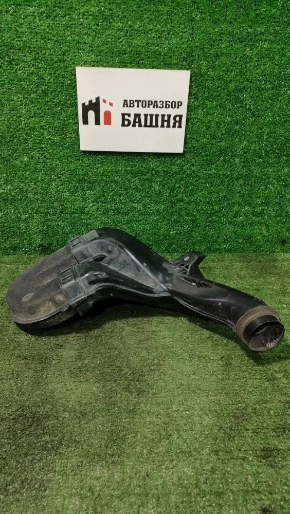 Воздухозаборник Toyota Corolla 2013 177510Y120 180 1NRFE