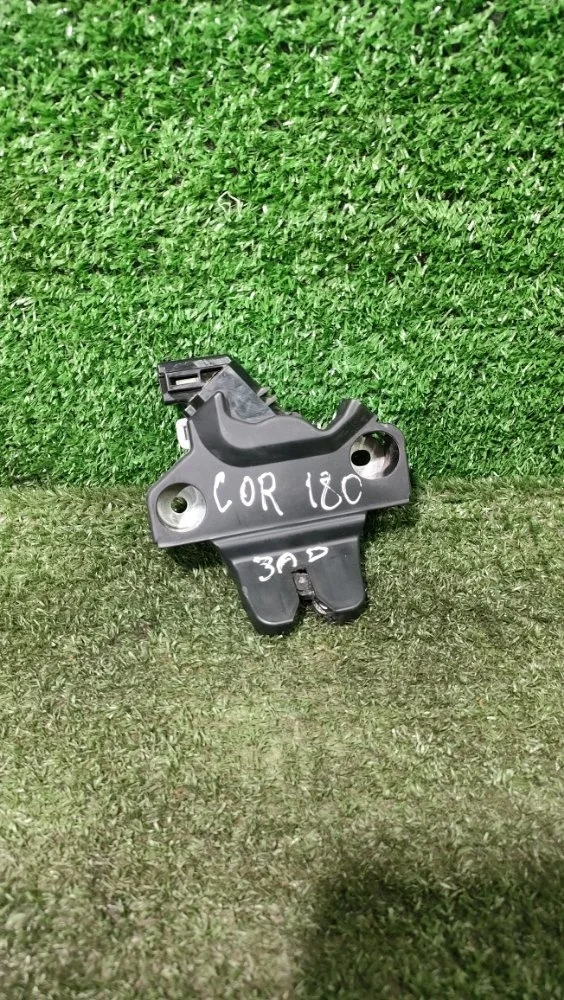 Замок багажника Toyota Corolla 2013 6460002070 180 1NRFE