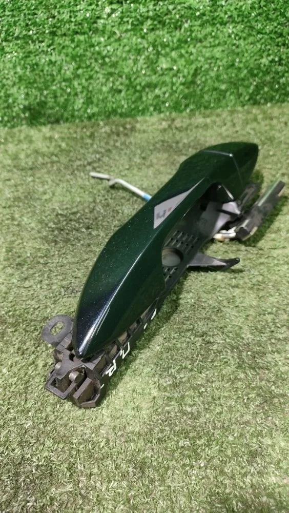 Ручка двери Toyota Corolla 2013 6921102925 180 1NRFE, передняя правая