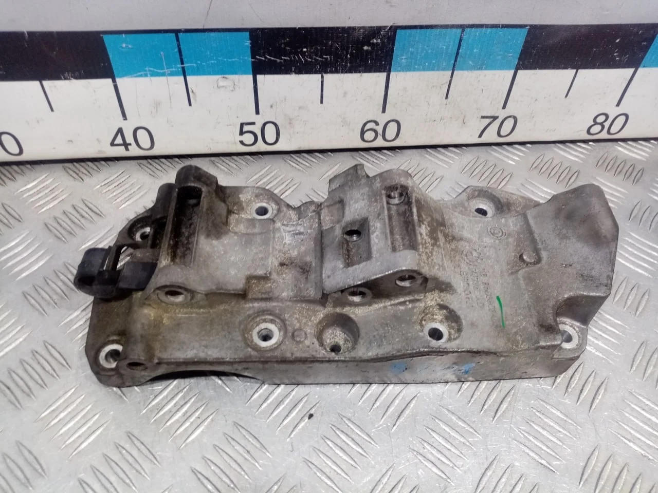 [Б/У] Кронштейн генератора [Код: 00579514 ]