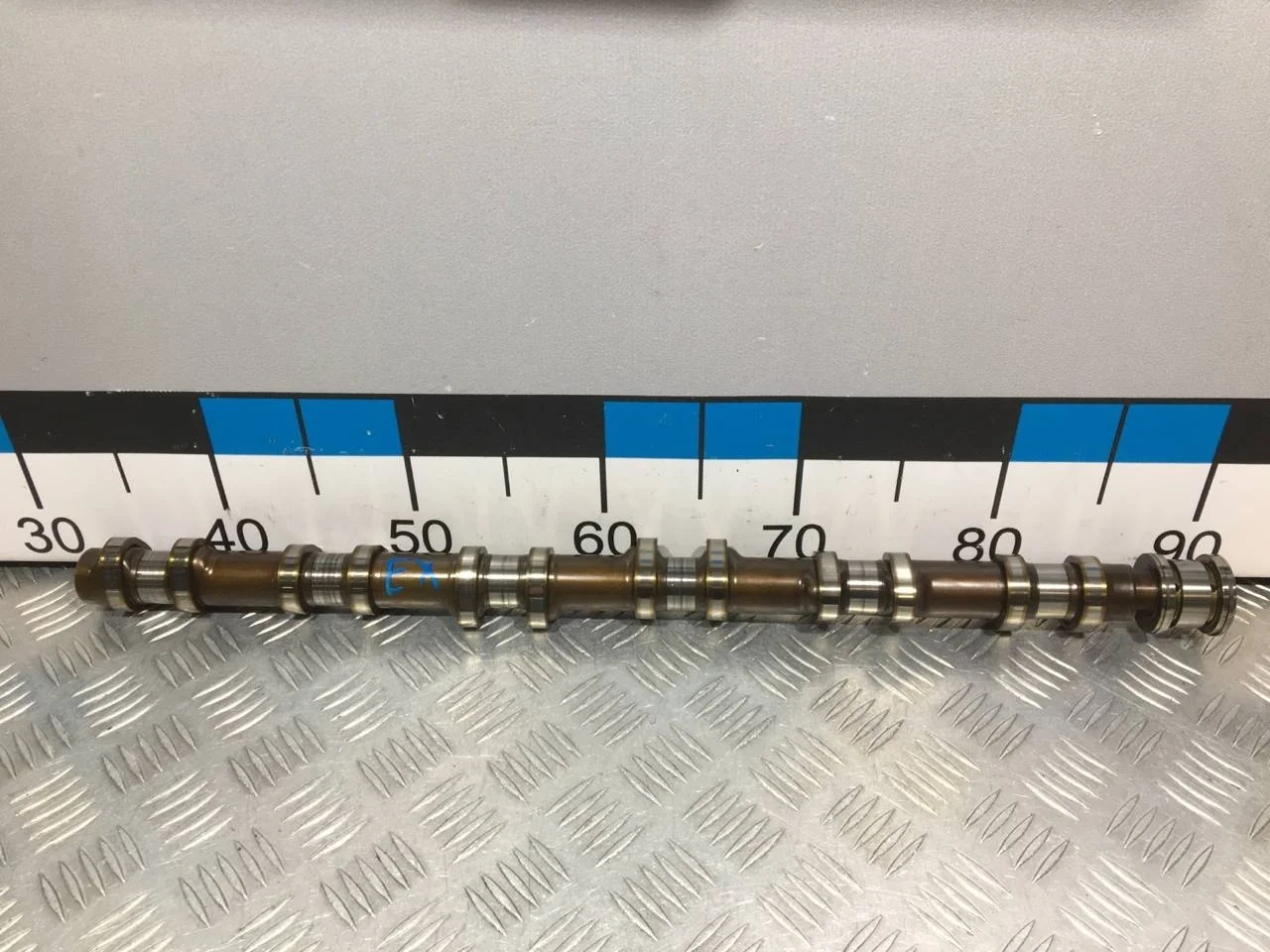 [Б/У] Распредвал выпускной N52 - Выработка на опорных шейках [Незначительные дефекты] [Код: 00636265 ]