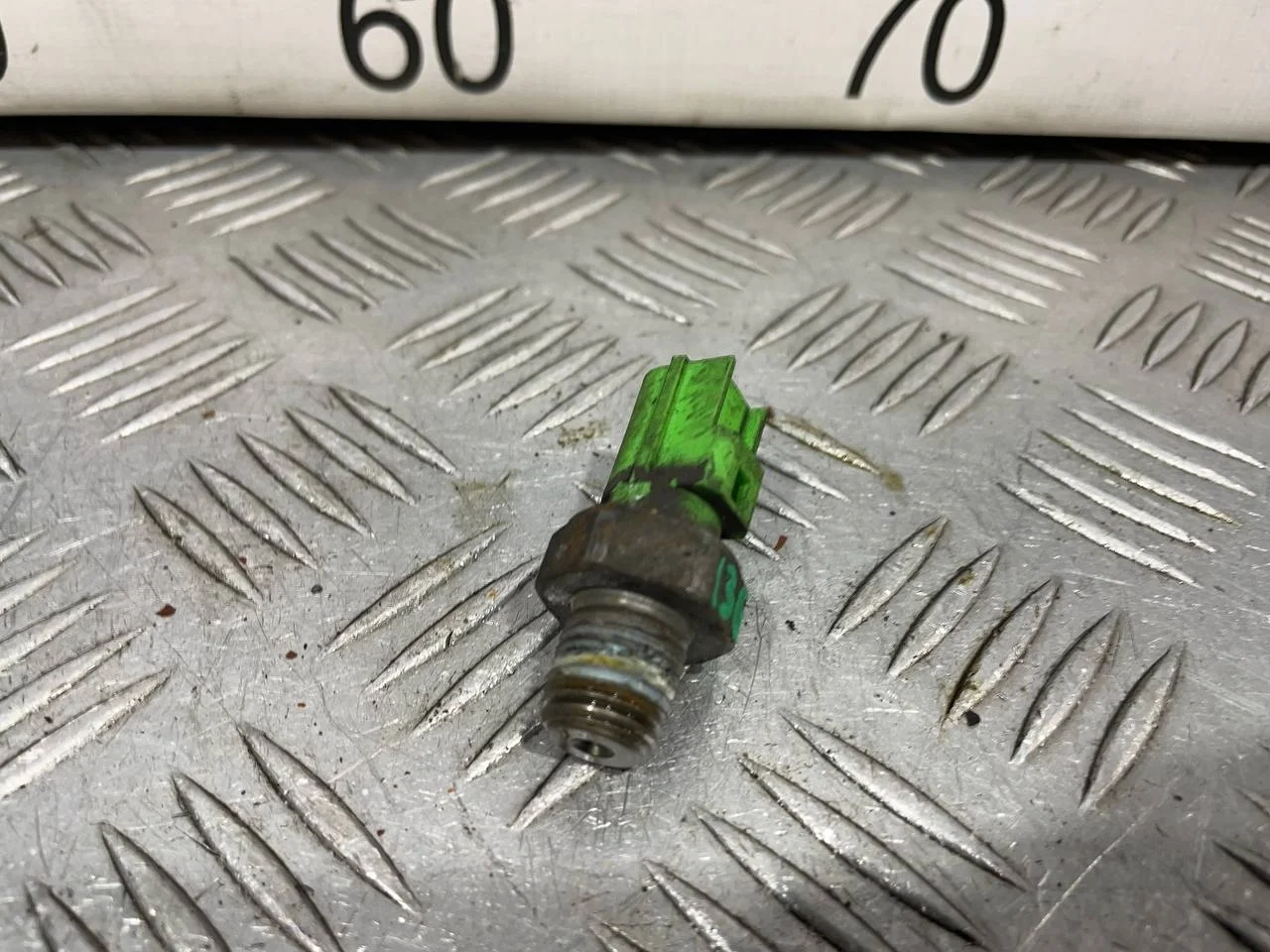 [Б/У] Датчик давления масла Ford [Код: 00635428 ]