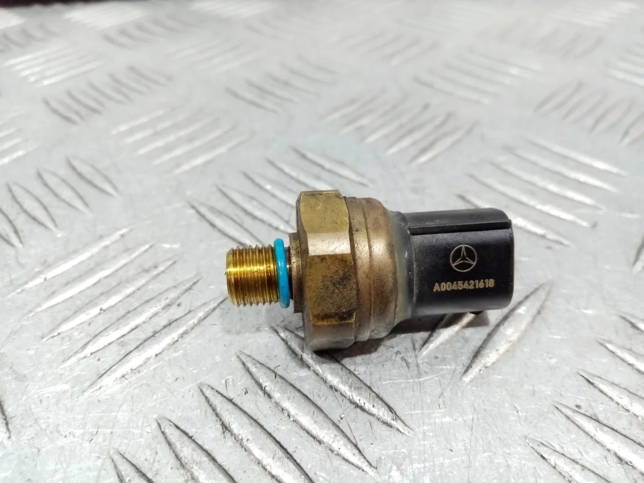 [Б/У] Датчик давления топлива [Код: 00635113 ]