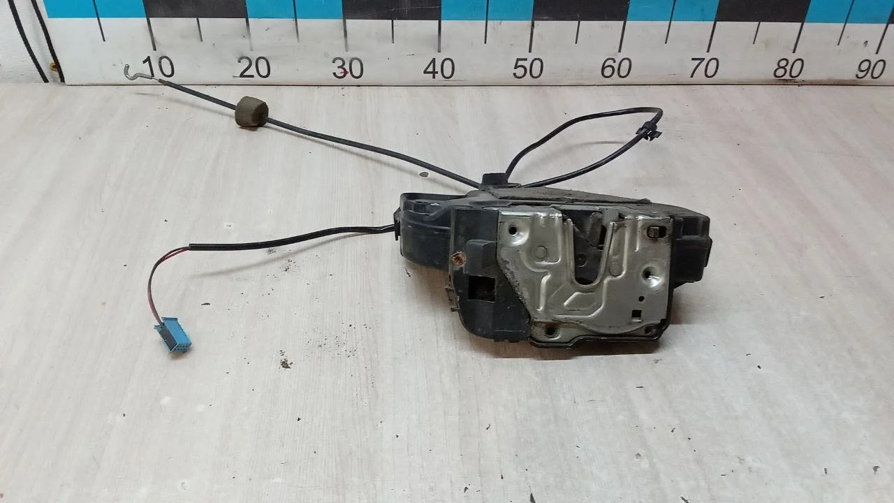 [Б/У] Замок двери задней правой MB W211 [Код: 00635825 ]