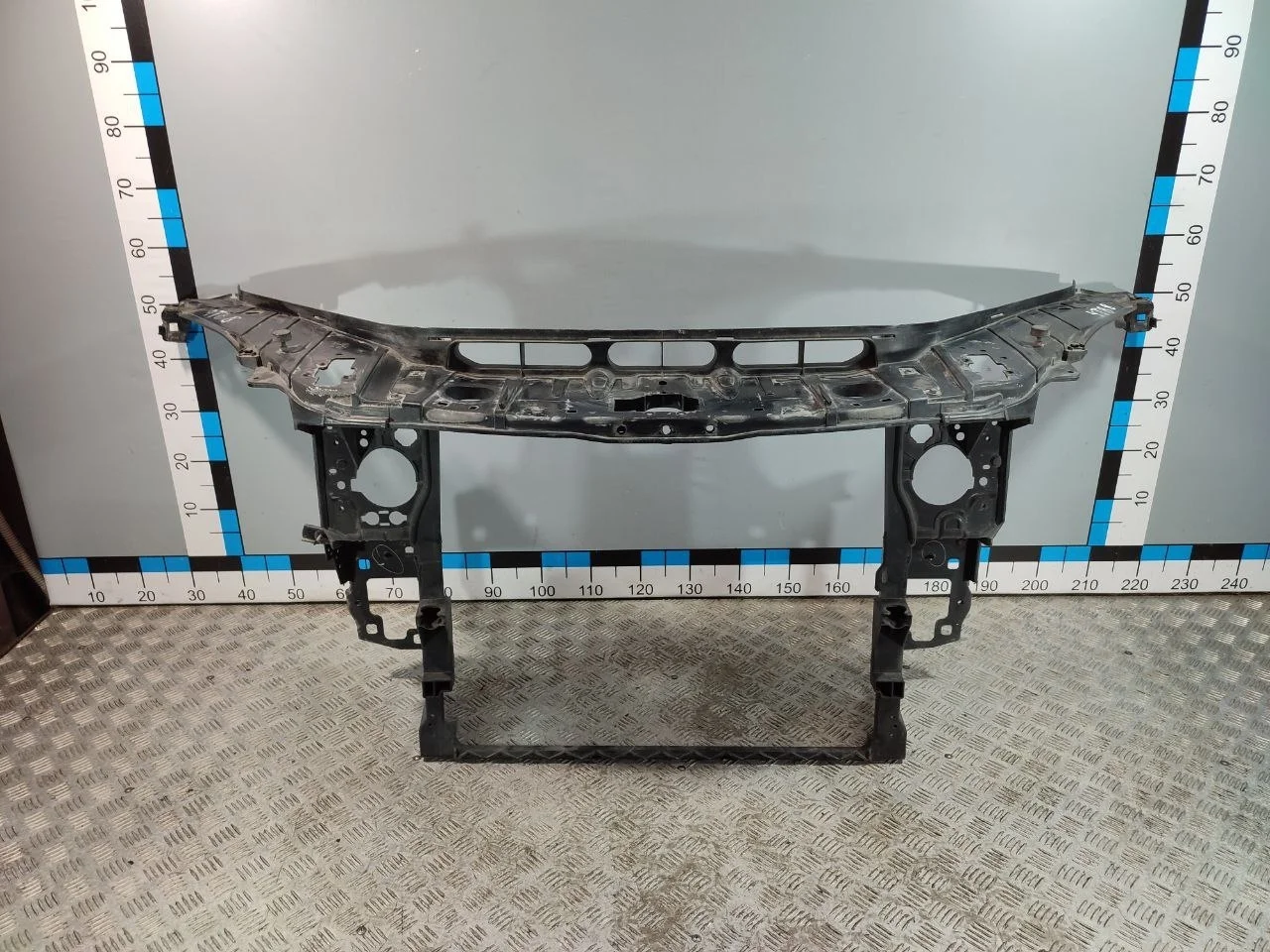 [Б/У] Панель передняя Mercedes - Небольшой скол в месте фиксации тросика, несколько маленьких трещин на пластике [ХОРОШЕЕ] [Код: 00636359 ]