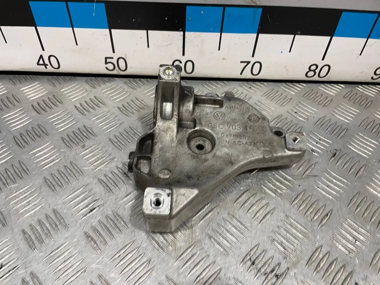 [Б/У] Кронштейн генератора [Код: 00636328 ]