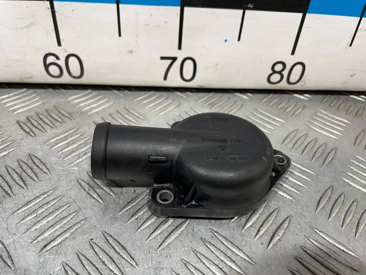 [Б/У] Крышка термостата [Код: 00635079 ]