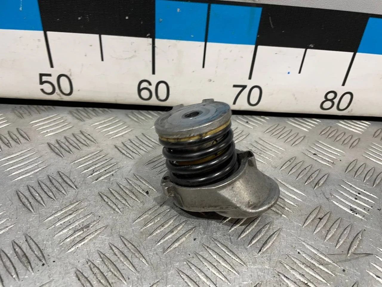 [Б/У] Ролик-натяжитель ручейкового ремня [Код: 00636331 ]