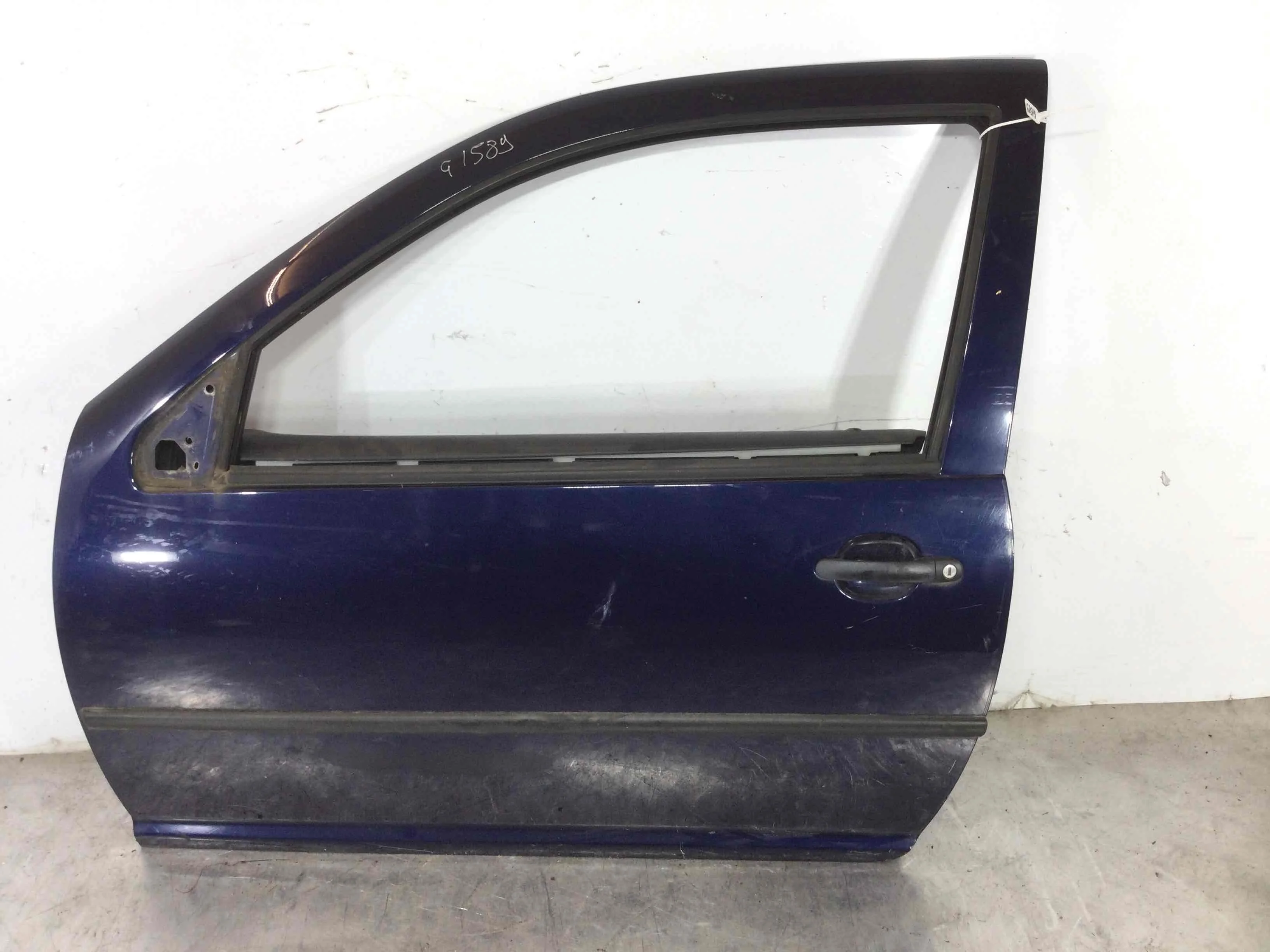 Дверь передняя левая Volkswagen Golf 4 поколение (1997-2004) бензин 1.6 i Механика 3-дв, х/б