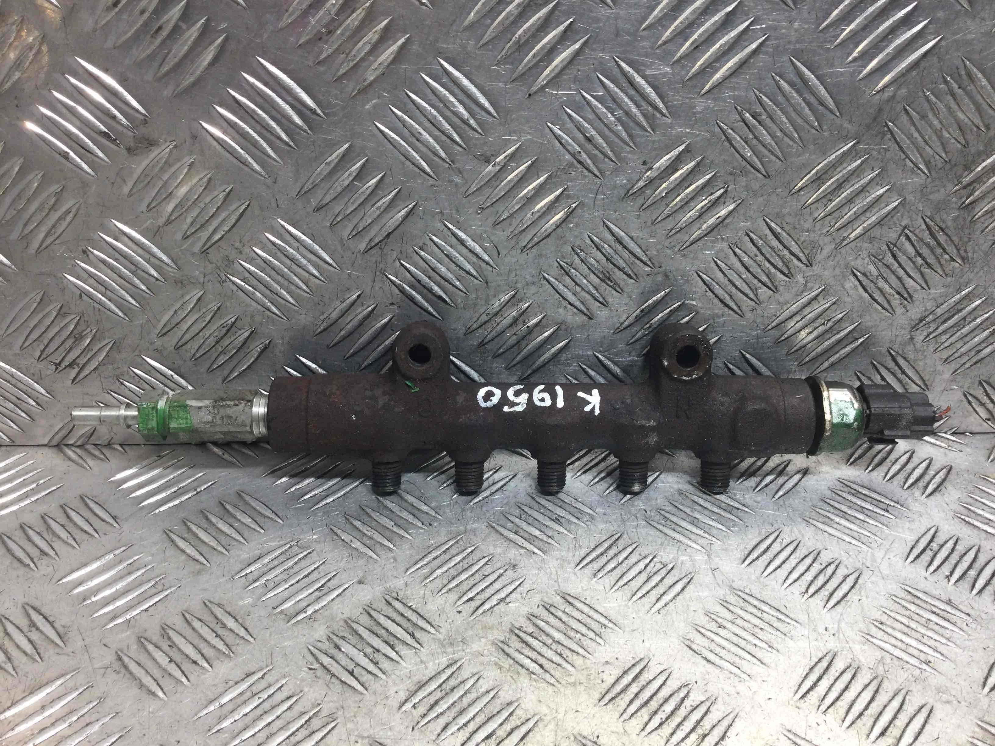 Топливная рампа Ford Transit 3 поколение [рестайлинг] (2006-2013) дизель 2.4 TDCi Механика Микроавтобус