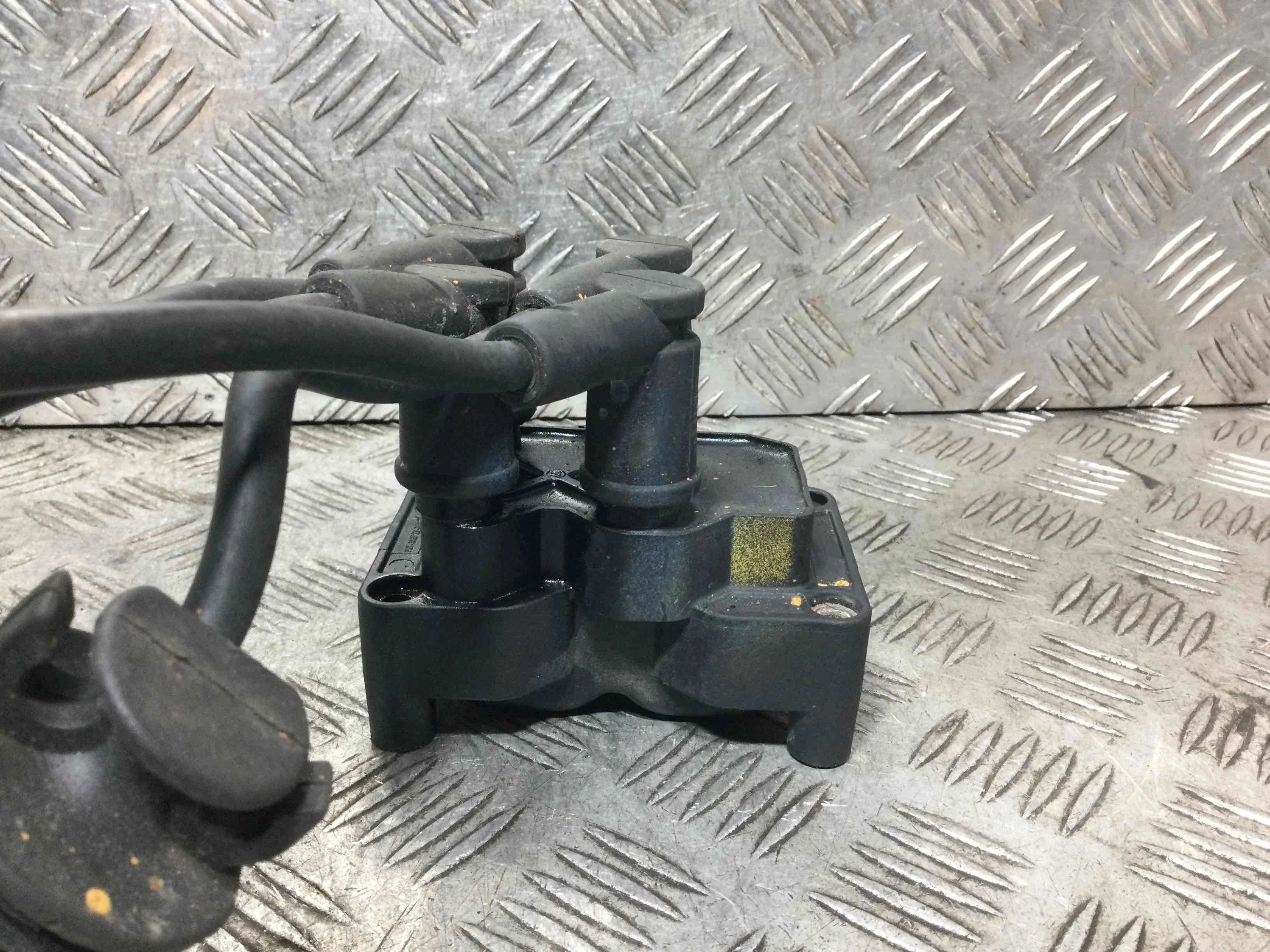 Катушка зажигания Ford Focus 2 поколение (2005-2008) бензин 1.6 i Механика Х/б