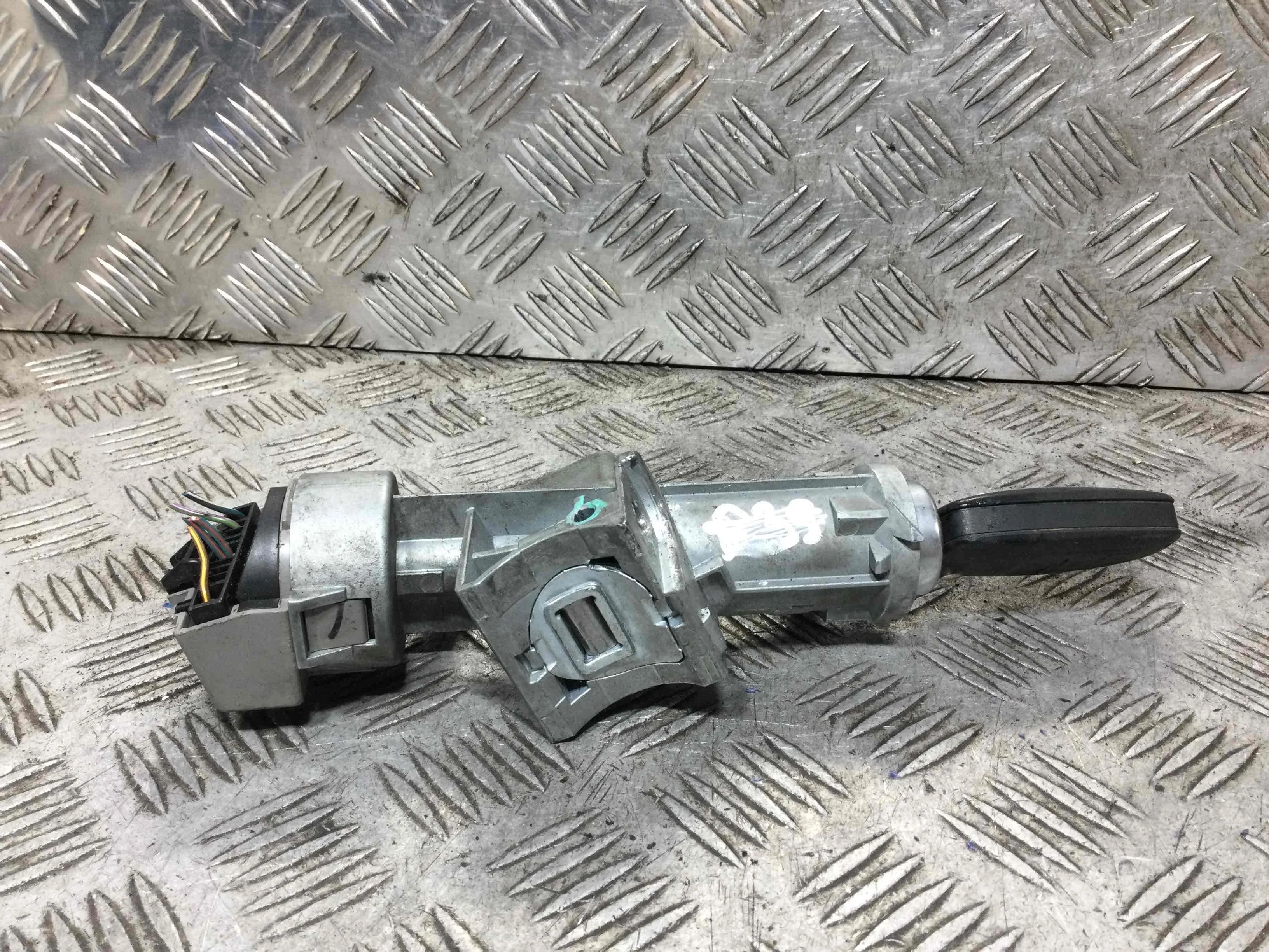 Замок зажигания Ford Focus 2 поколение (2005-2008) бензин 1.6 i Механика Универсал