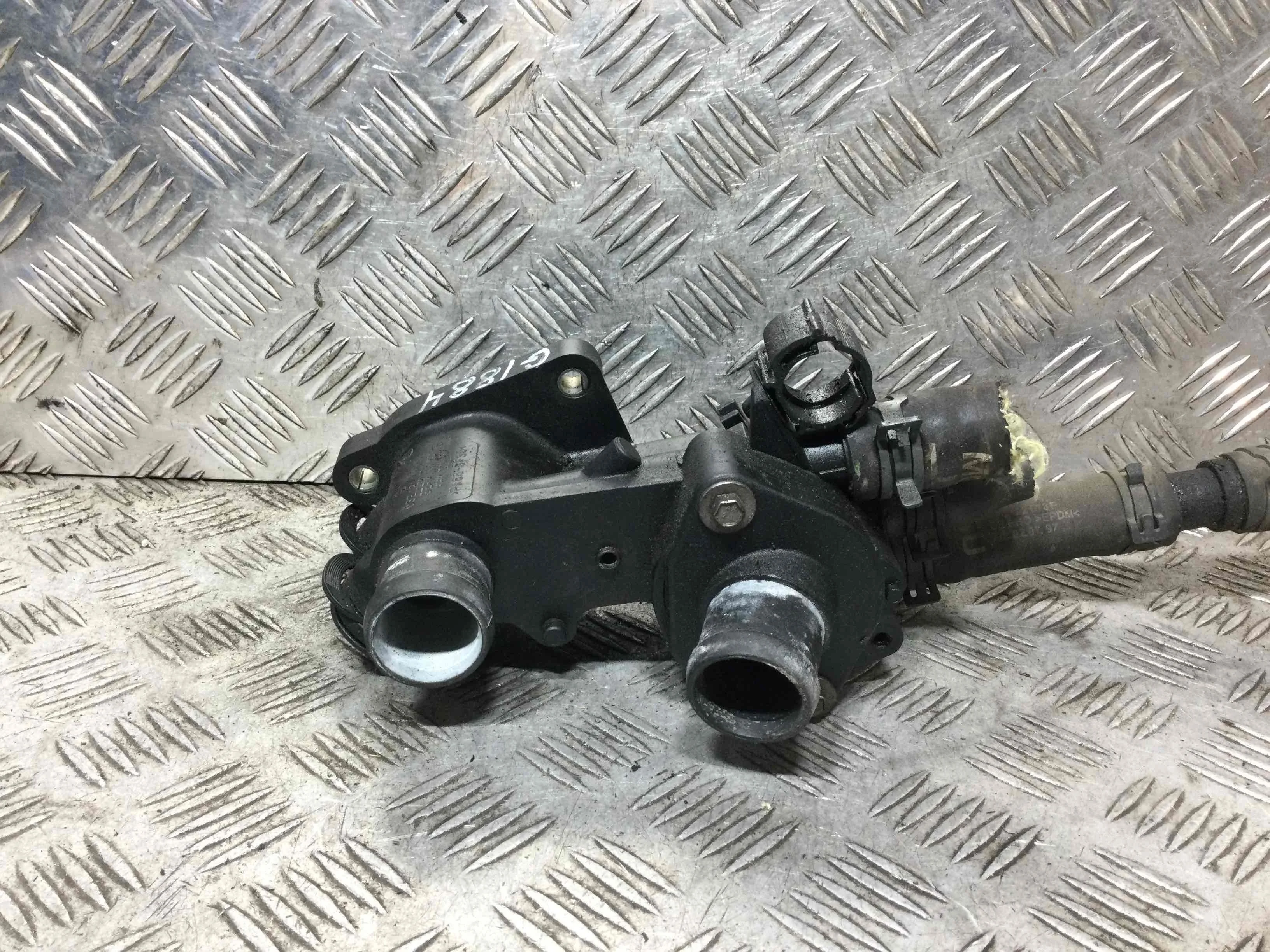 Корпус термостата Volkswagen Golf 4 поколение (1997-2004) бензин 1.4 i Механика Х/б