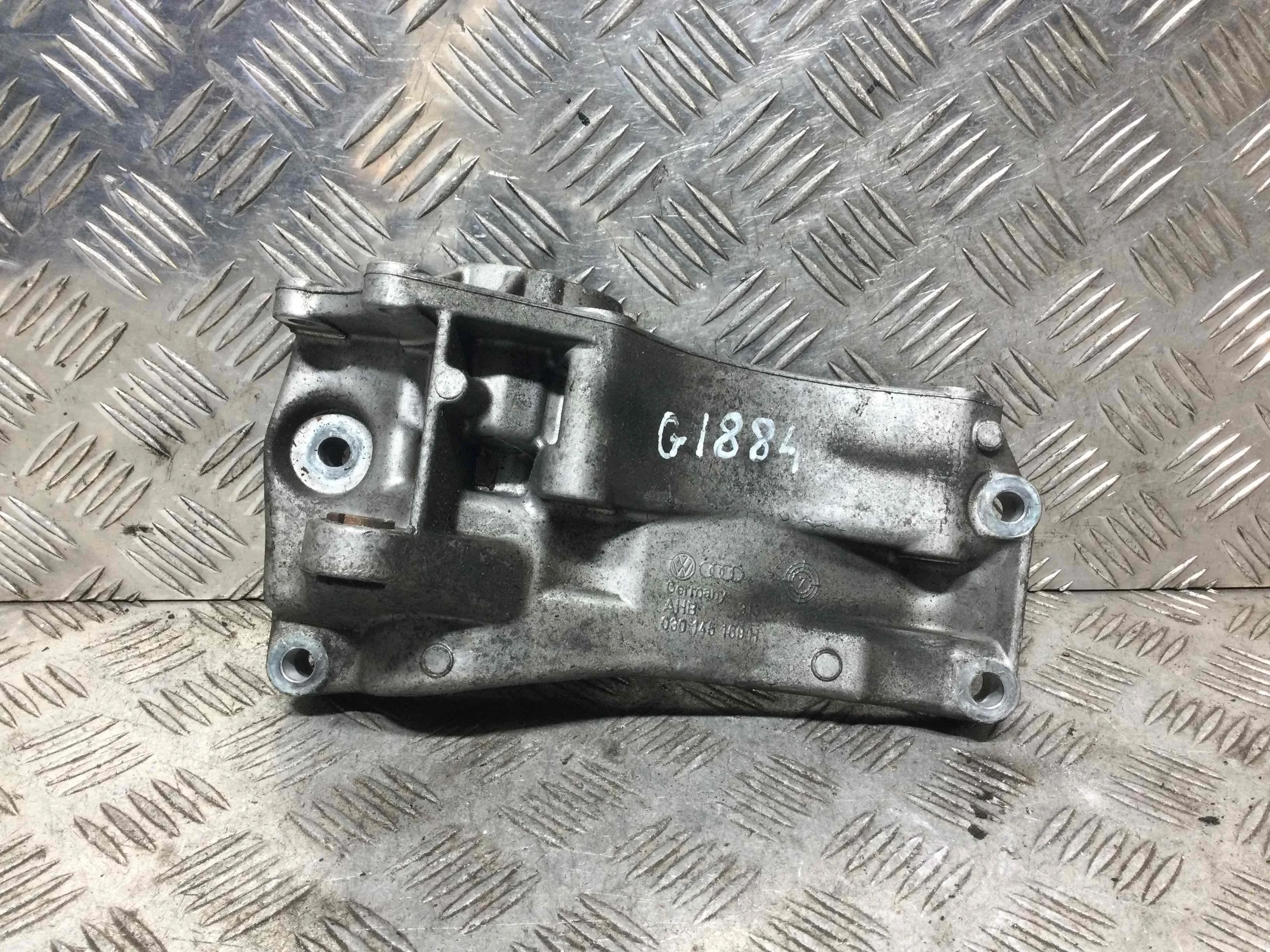 Кронштейн генератора Volkswagen Golf 4 поколение (1997-2004) бензин 1.4 i Механика Х/б