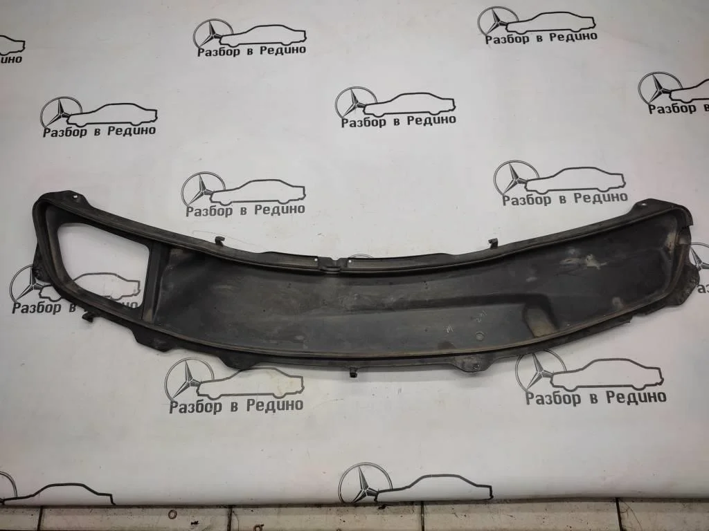 Накладка Mercedes-Benz