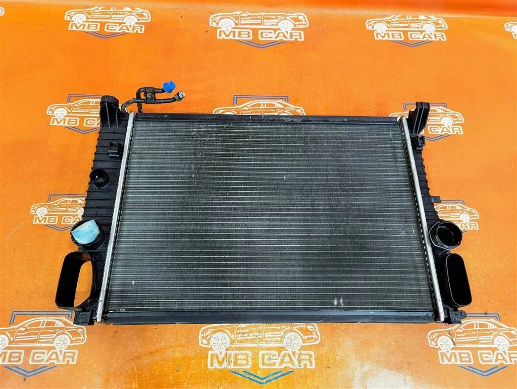 Радиатор Mercedes-Benz