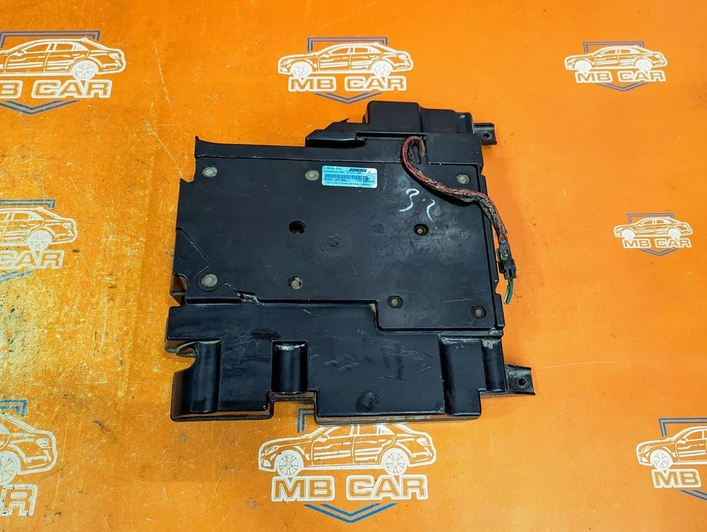 Сабвуфер Mercedes-Benz