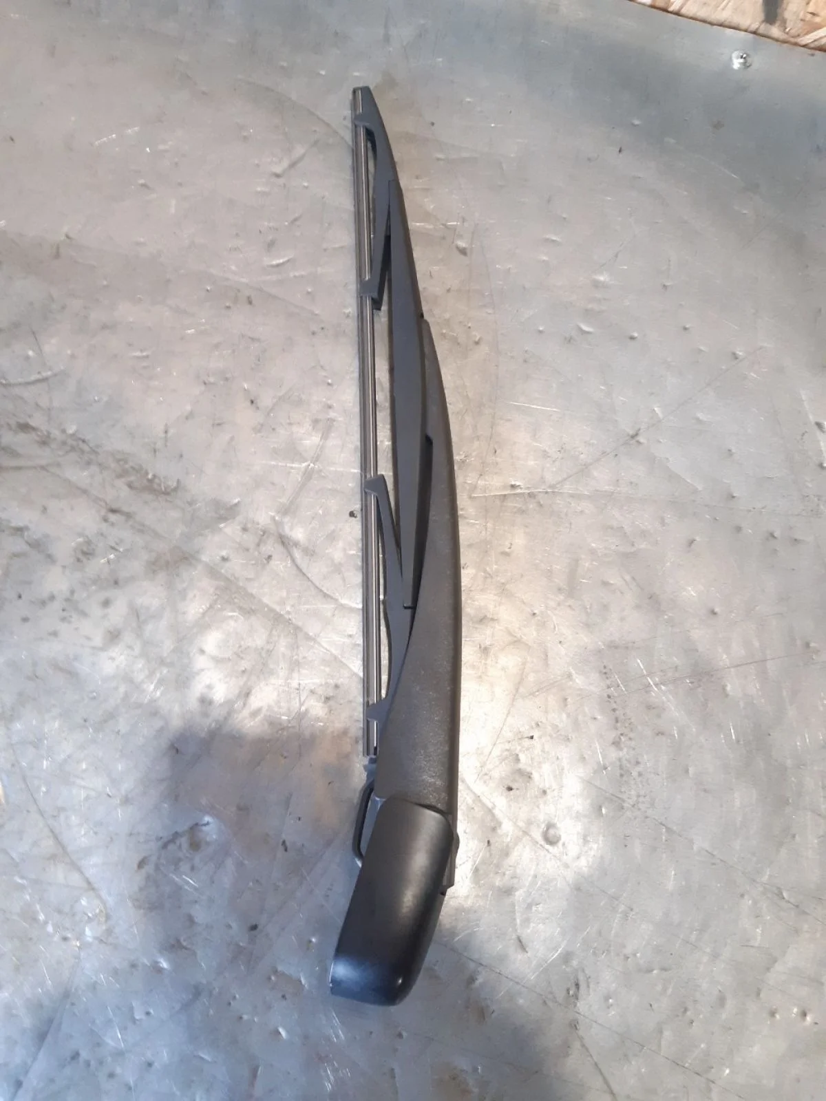 Поводок стеклоочистителя заднего Nissan Pathfinder III рестайлинг (2010—2014) 2012 KL0 - SILVER METALLIC