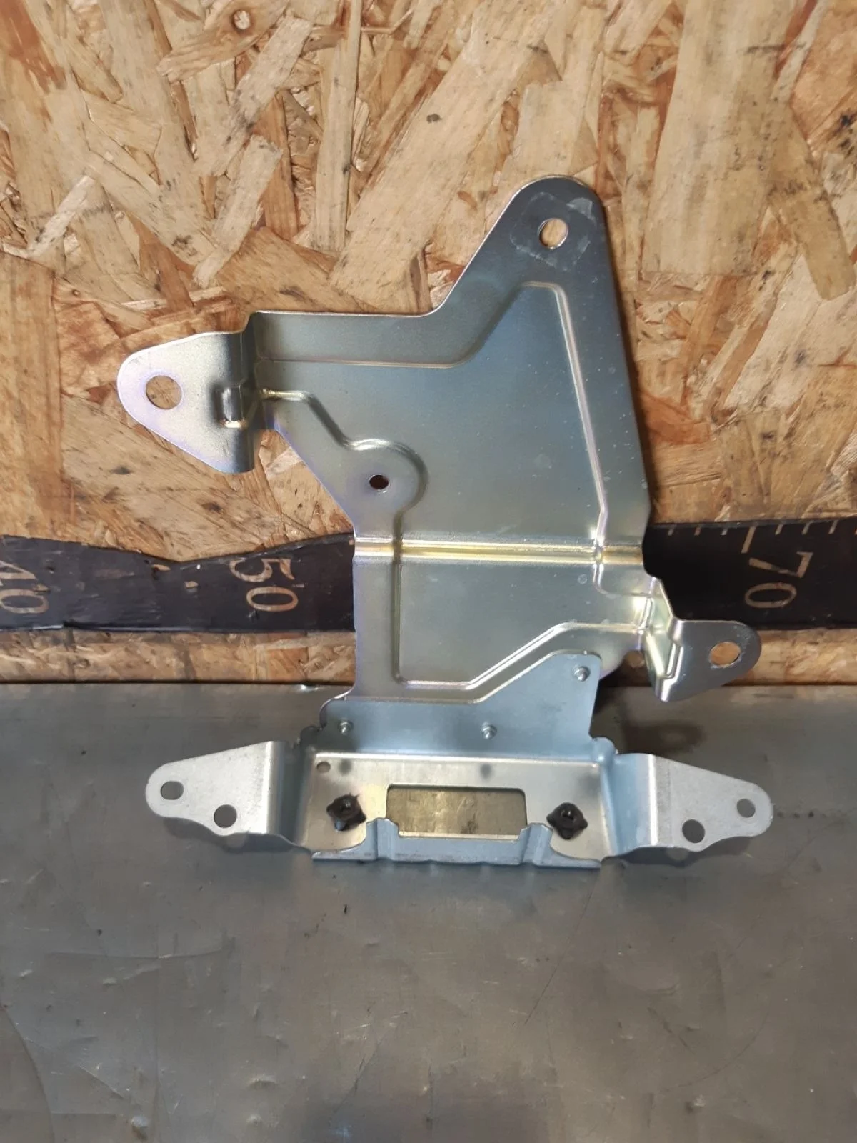 Кронштейн Nissan Pathfinder III рестайлинг (2010—2014) 2012 KL0 - SILVER METALLIC