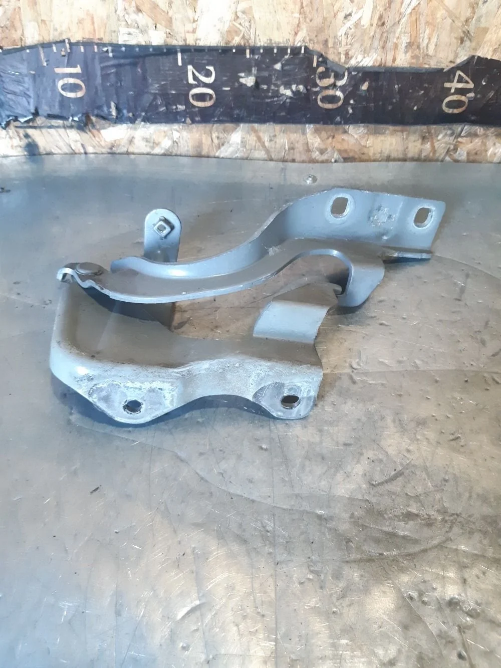 Петля капота левая Opel Antara I рестайлинг (2010—2017) 2012