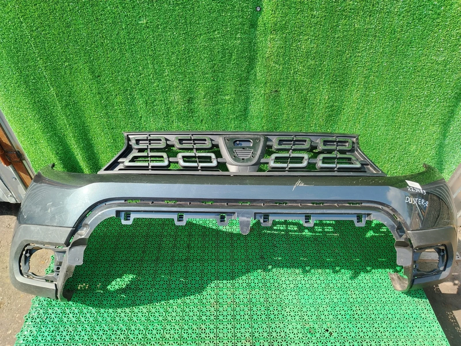 Бампер RENAULT DUSTER 2 2021- передний чёрный б/у